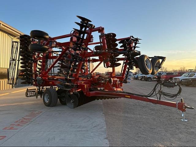 Image of Case IH 375 equipment image 2