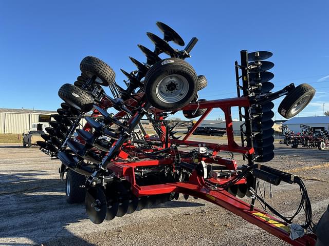 Image of Case IH 375 equipment image 2