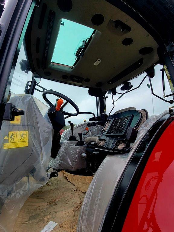 Image of Case IH Farmall 100C equipment image 3