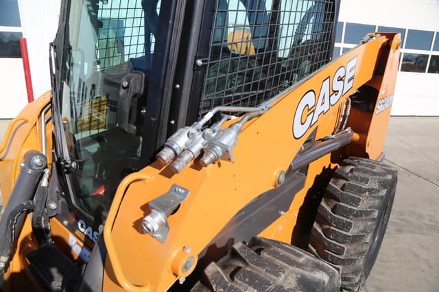 Image of Case SR240B equipment image 1