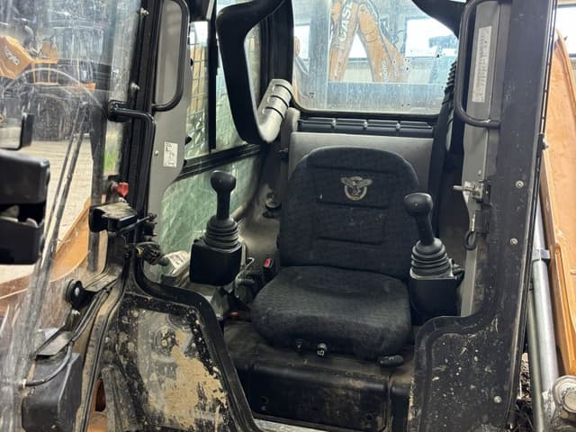 Image of Case TV620B equipment image 2