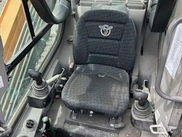 Image of Case TV620B equipment image 3