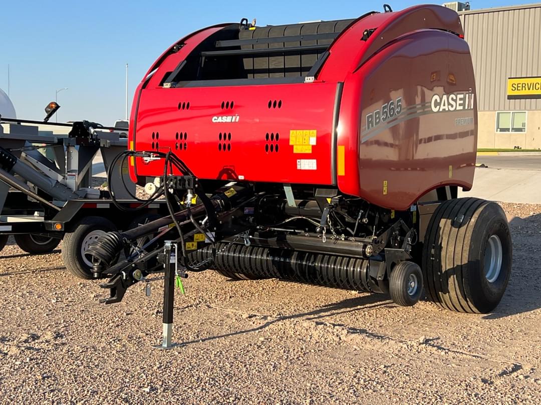 Image of Case IH RB565 Premium Primary Image