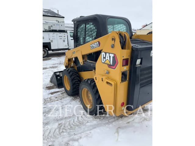 Image of Caterpillar 226D3 equipment image 3