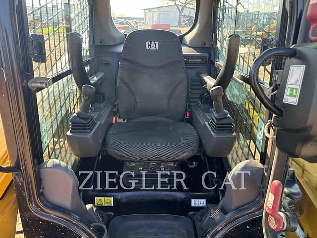 Image of Caterpillar 236D3 equipment image 2