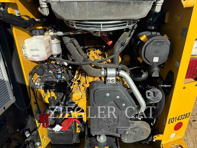 Image of Caterpillar 236D3 equipment image 3