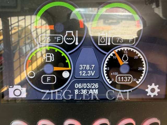 Image of Caterpillar 242D3 equipment image 4