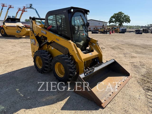 Image of Caterpillar 242D3 equipment image 1