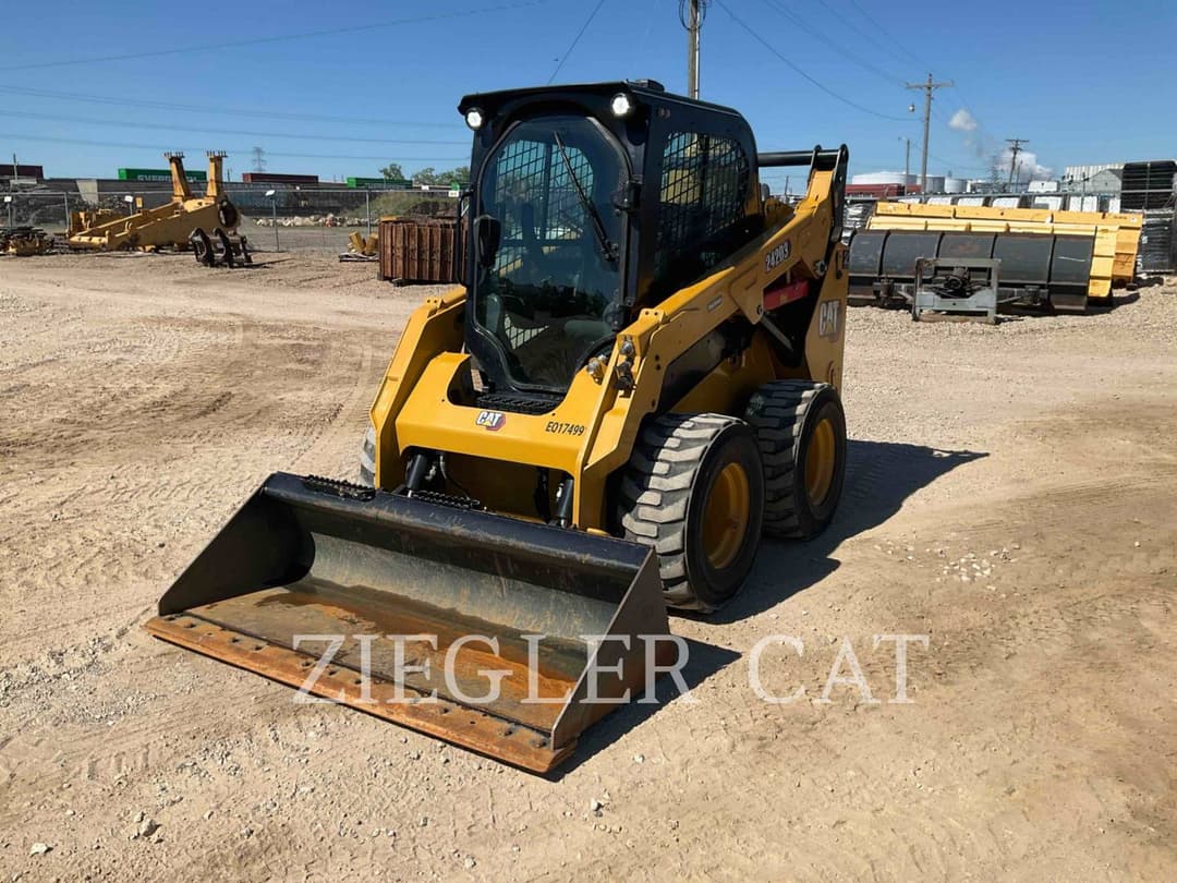 Image of Caterpillar 242D3 Primary image