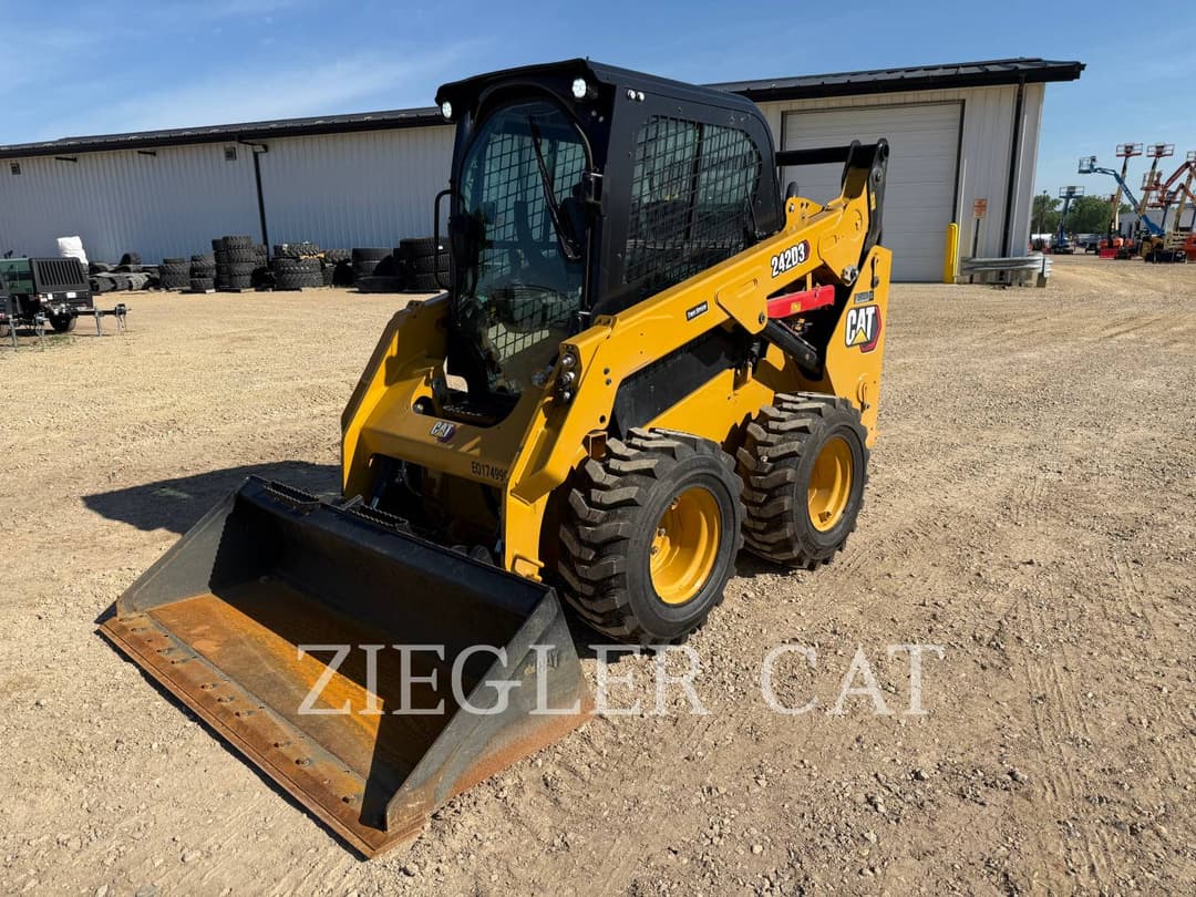 Image of Caterpillar 242D3 Primary image