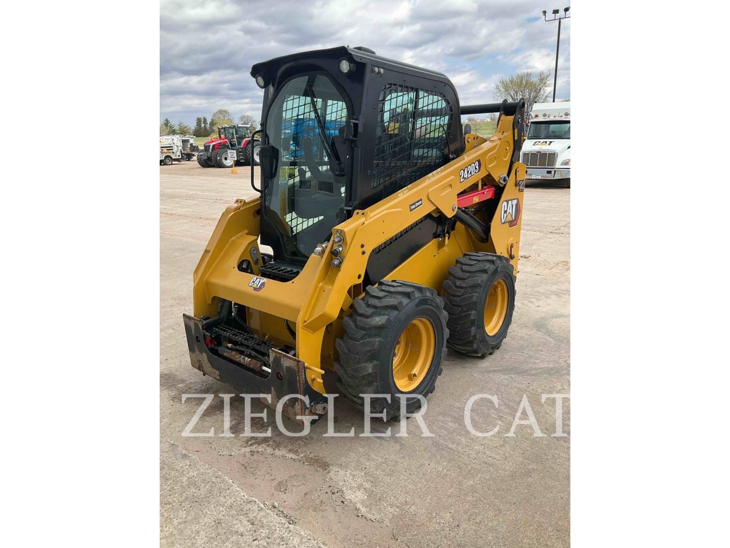 2024 Caterpillar 242D3 Equipment Image0