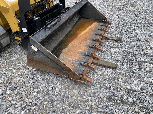 Image of Caterpillar 299D3 equipment image 4