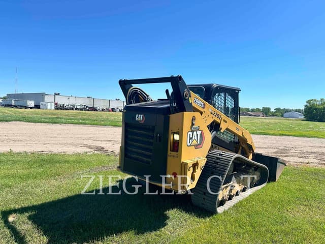 Image of Caterpillar 299D3XE equipment image 2