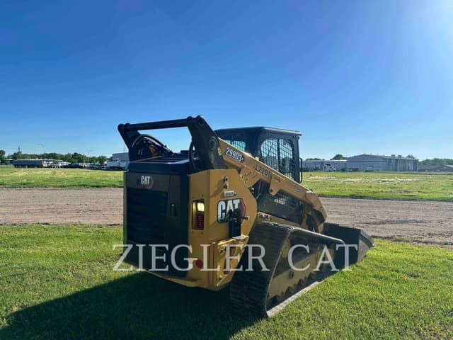 Image of Caterpillar 299D3XE equipment image 2