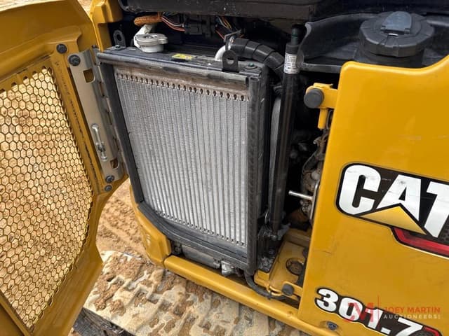 Image of Caterpillar 301.7 equipment image 4