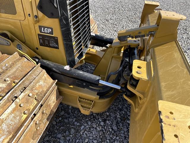 Image of Caterpillar D3 equipment image 4