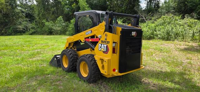 Image of Caterpillar 242D3 equipment image 4