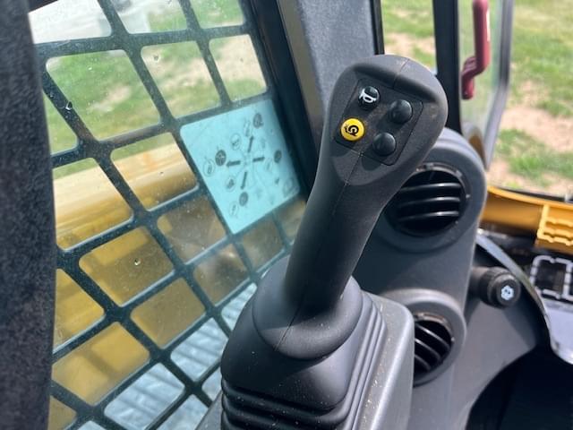 Image of Caterpillar 299D3 equipment image 4