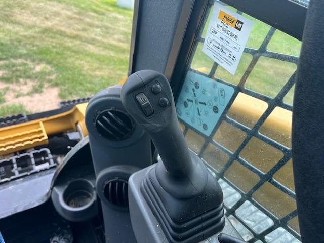 Image of Caterpillar 299D3 equipment image 3