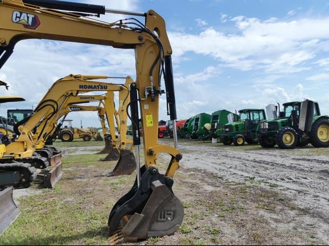 Image of Caterpillar 305CR equipment image 2