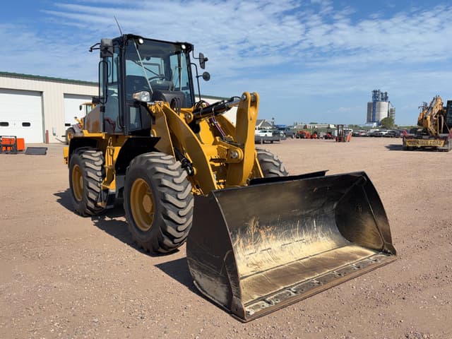 Image of Caterpillar 910 equipment image 2