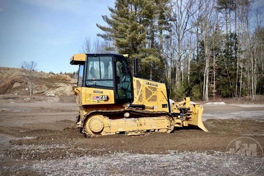 Image of Caterpillar D1 Image 1