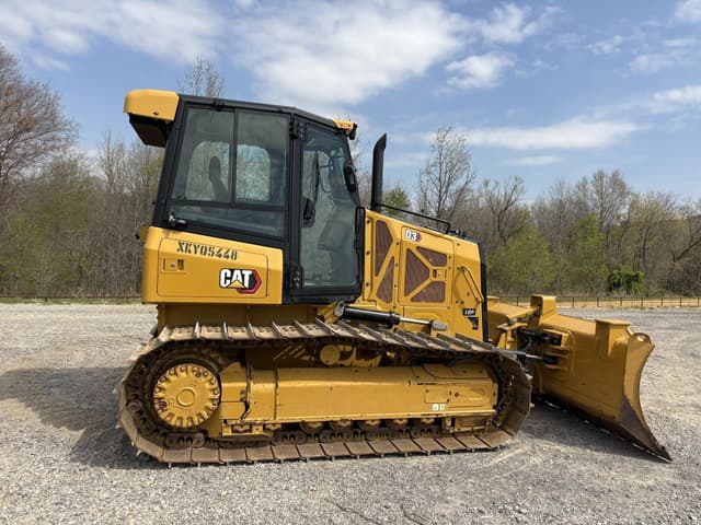 Image of Caterpillar D3 equipment image 2
