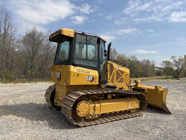 Image of Caterpillar D3 equipment image 3