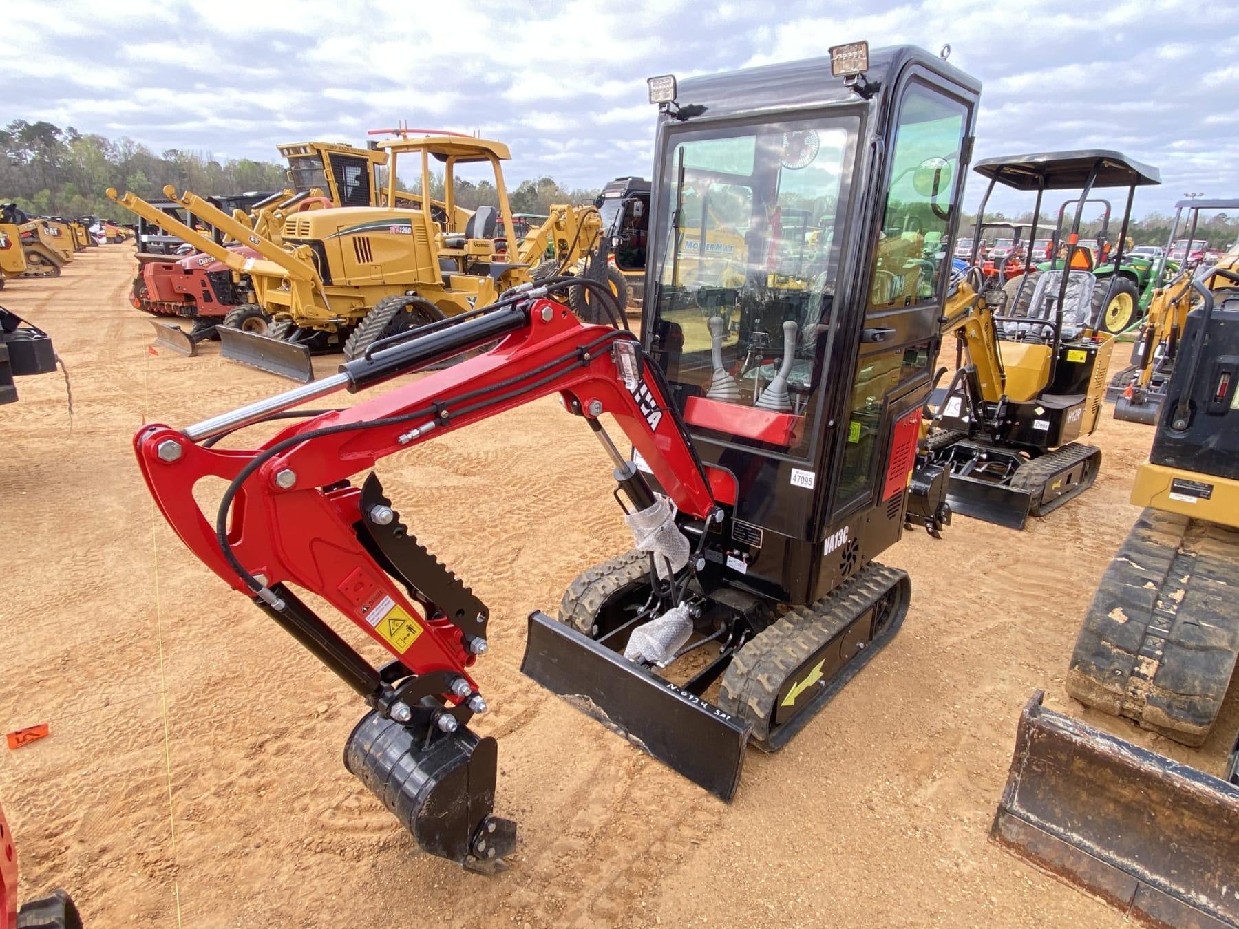 2024 Miva VA13C Equipment Image0