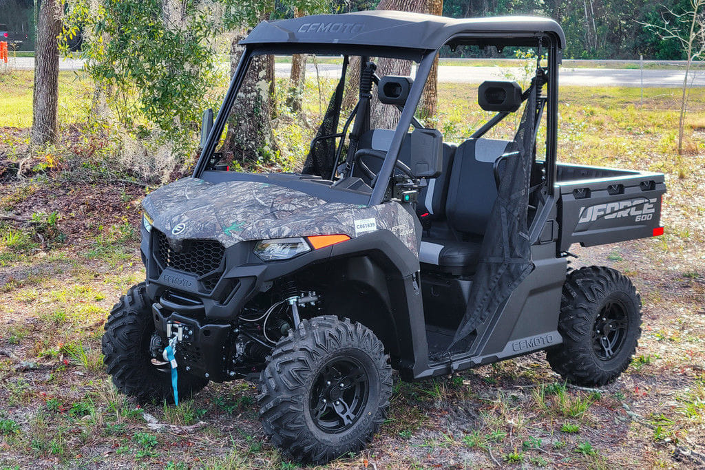 2026 CFMoto UForce 600 Equipment Image0