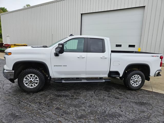 Image of Chevrolet 2500 equipment image 1