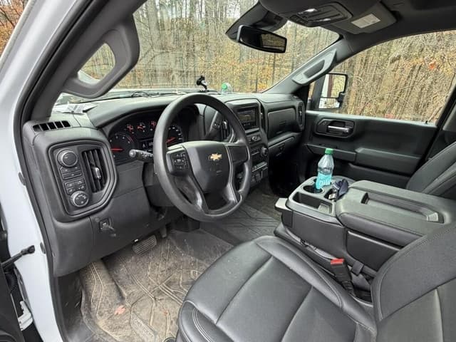 Image of Chevrolet 3500HD equipment image 3