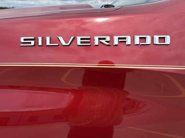 Image of Chevrolet 1500 equipment image 4