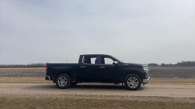 Image of Chevrolet 1500 equipment image 3