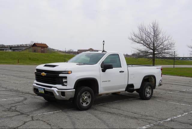 Image of Chevrolet 2500HD equipment image 1