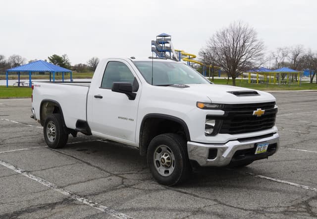 Image of Chevrolet 2500HD equipment image 3