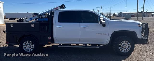 Image of Chevrolet 2500HD equipment image 3