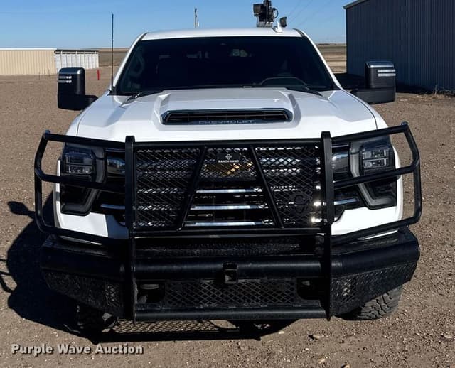 Image of Chevrolet 2500HD equipment image 1