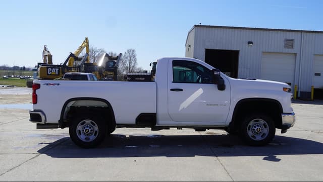 Image of Chevrolet 2500HD equipment image 4
