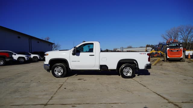 Image of Chevrolet 2500HD equipment image 2