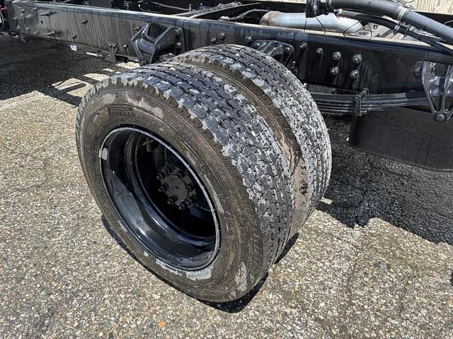 Image of Chevrolet 4500HD equipment image 4