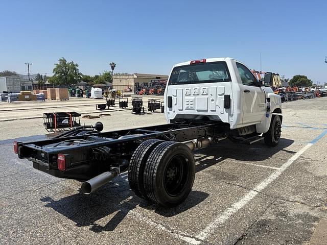 Image of Chevrolet 4500HD equipment image 2