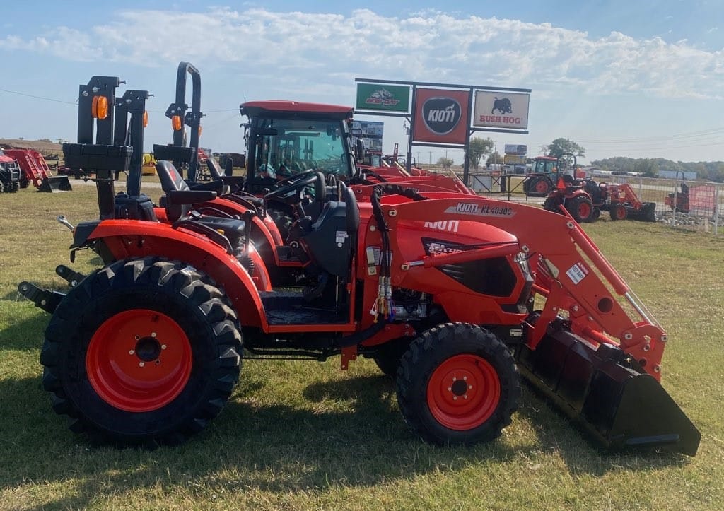 2024 Kioti CK4020SE Equipment Image0
