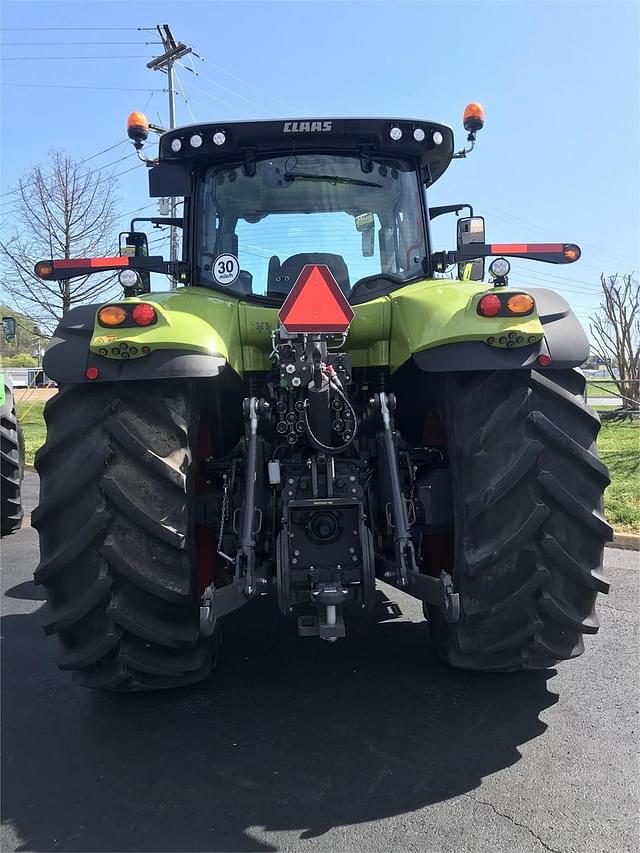 Image of CLAAS Axion 820 equipment image 3