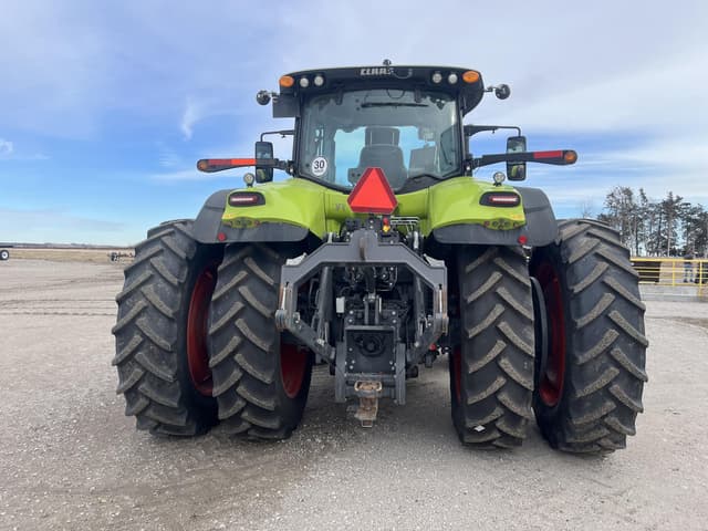 Image of CLAAS Axion 860 equipment image 4