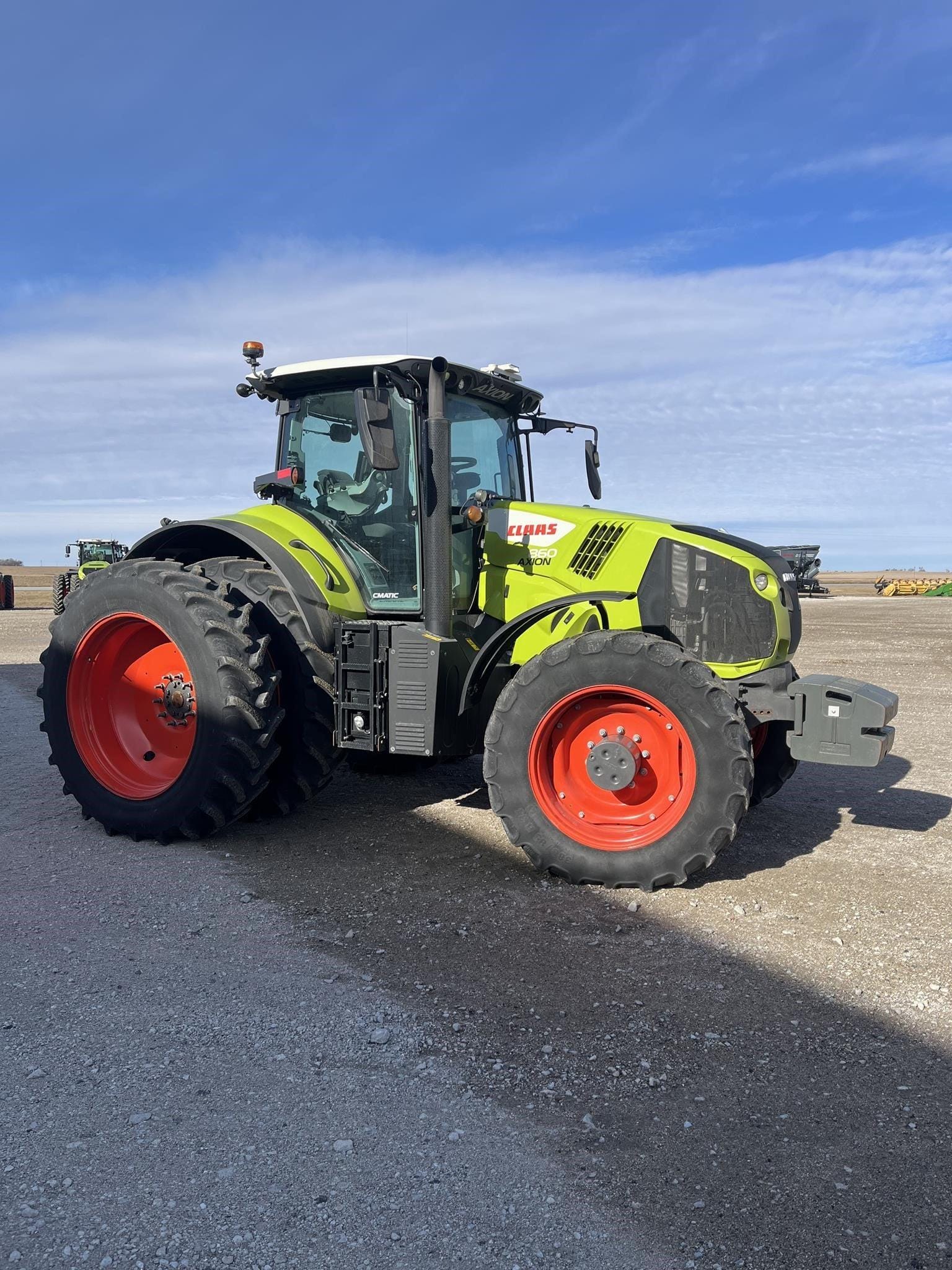 2024 CLAAS Axion 860 Equipment Image0