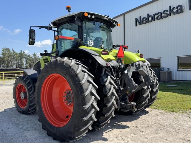 Image of CLAAS Axion 860 equipment image 4