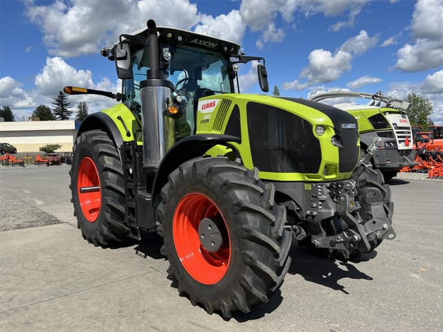 Image of CLAAS AXION 920 equipment image 4