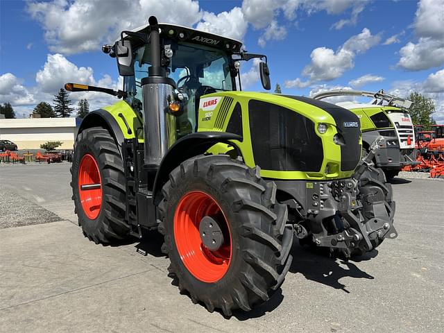 Image of CLAAS AXION 920 equipment image 4