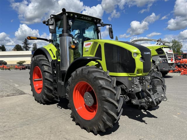 Image of CLAAS AXION 920 equipment image 4